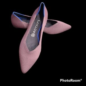 Rothys pointed toe flats shoes red wine. Size W9